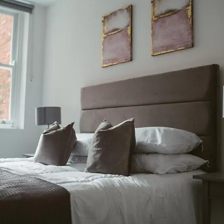 4 2 Bedroom, Sleeps X 6 Nyaraló *