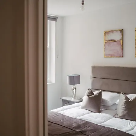 別荘 4 2 Bedroom, Sleeps X 6 *