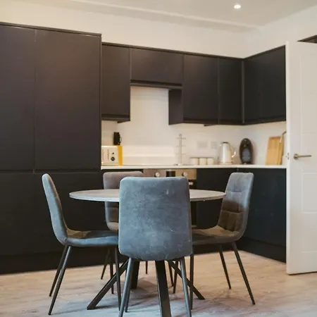 4 2 Bedroom, Sleeps X 6